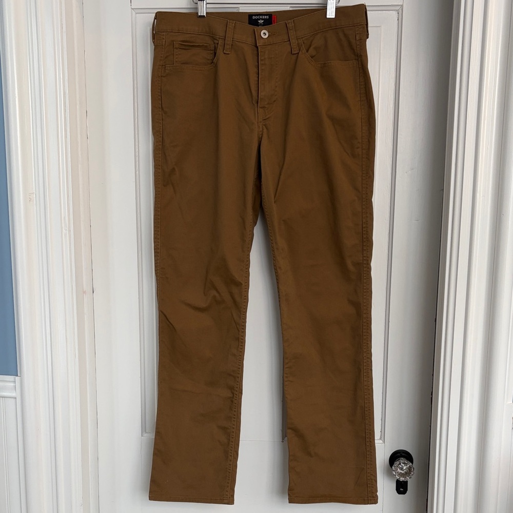 Men's Docker’s Brown / Khaki  Pants Size 33 Inseam 31.5 inches NWOT